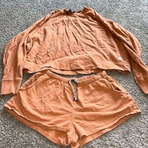 Women’s Vuori matching LS shirt and shorts